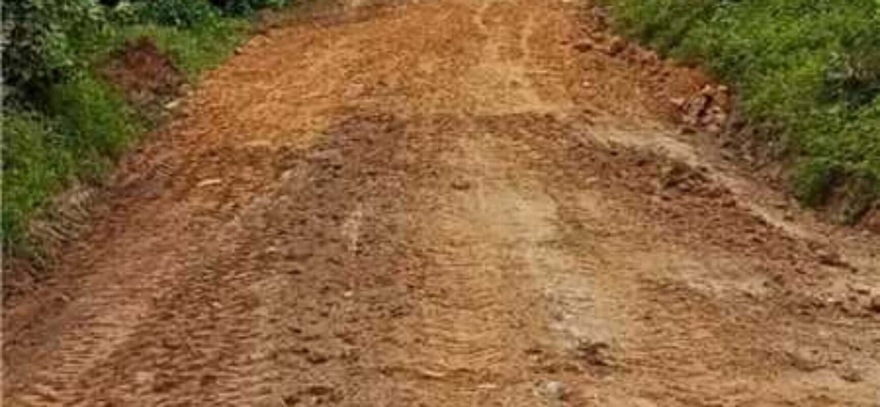 Prefeitura de Ilhéus avança na recuperação da estrada Campinhos-Vila Olímpio