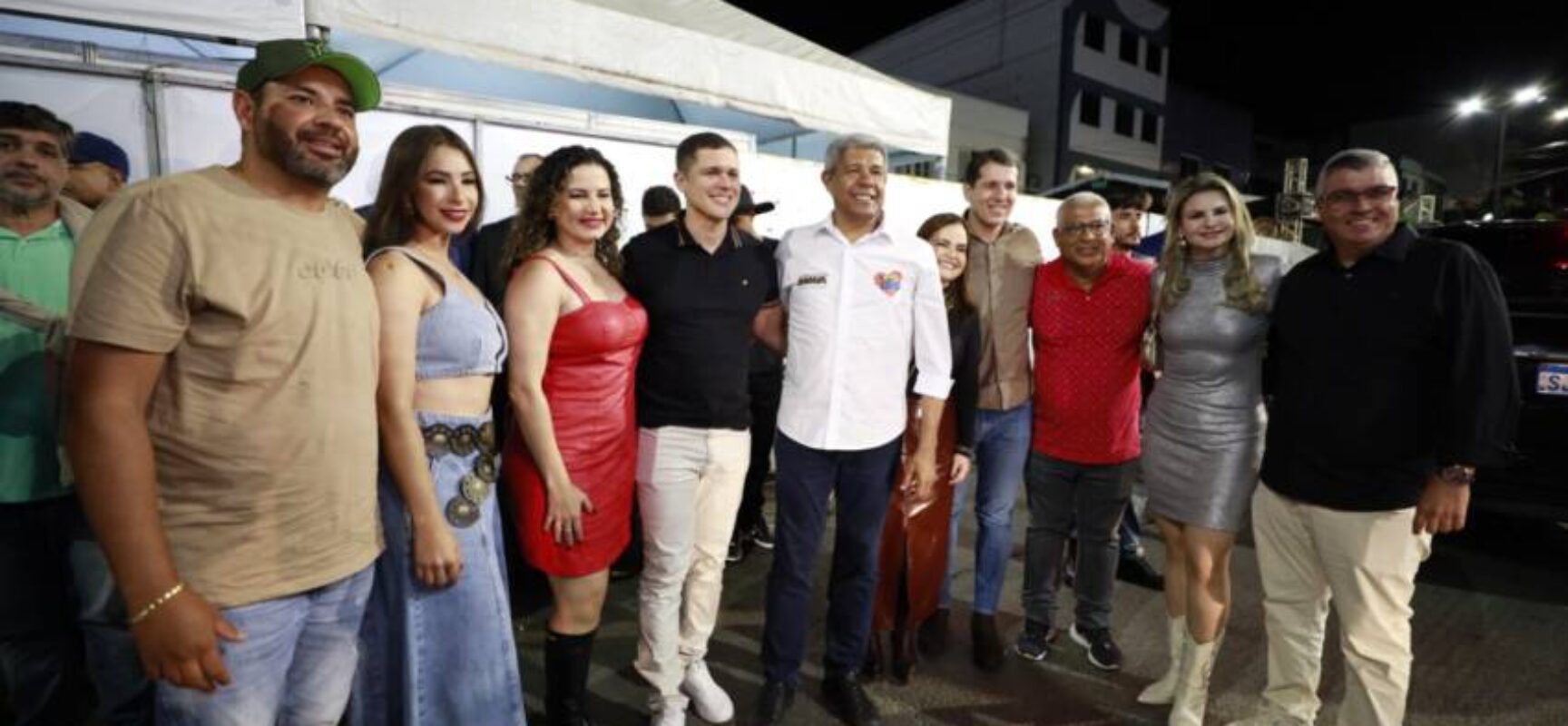 Jerônimo Rodrigues encerra agenda junina em Jequié e comemora efetividade da segurança nos festejos baianos