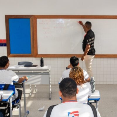 SEC publica edital para contratação de 1.906 professores da Educação Básica por meio de regime especial