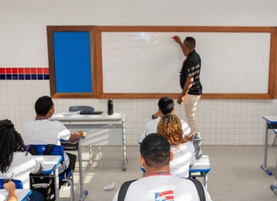 SEC publica edital para contratação de 1.906 professores da Educação Básica por meio de regime especial