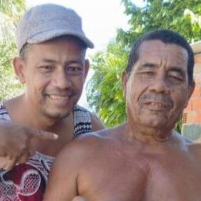 VALDINALDO PORTUGAL (papai de Edinei), fazendo aniversário hoje. Parabéns!