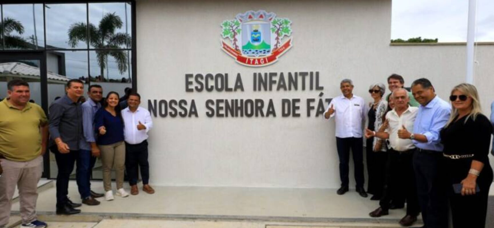 Em Itagi, governador anuncia a construção de escola de tempo integral e entrega equipamentos de saúde
