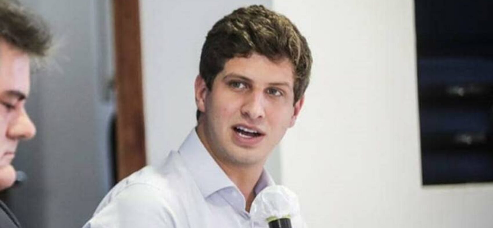 João Campos oficializa pré-candidatura ao governo de Pernambuco