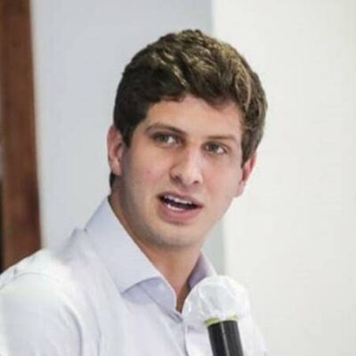 João Campos oficializa pré-candidatura ao governo de Pernambuco