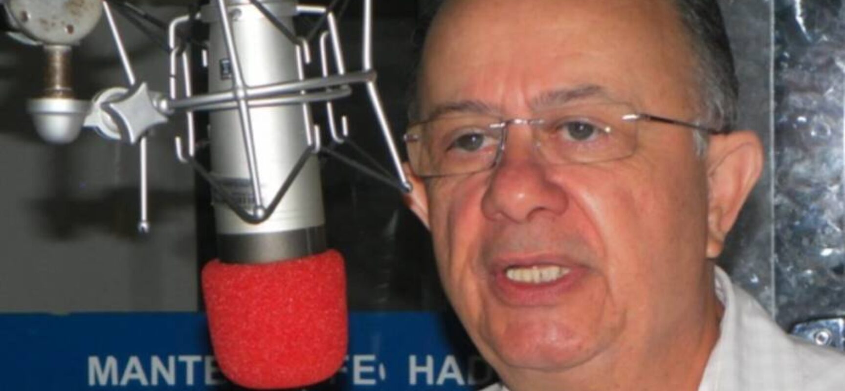 Zé Ronaldo descarta antecipação de salários e admite déficit