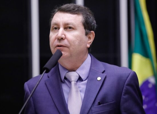 Comissão aprova regras para a instalação de outdoors em áreas urbanas e rurais