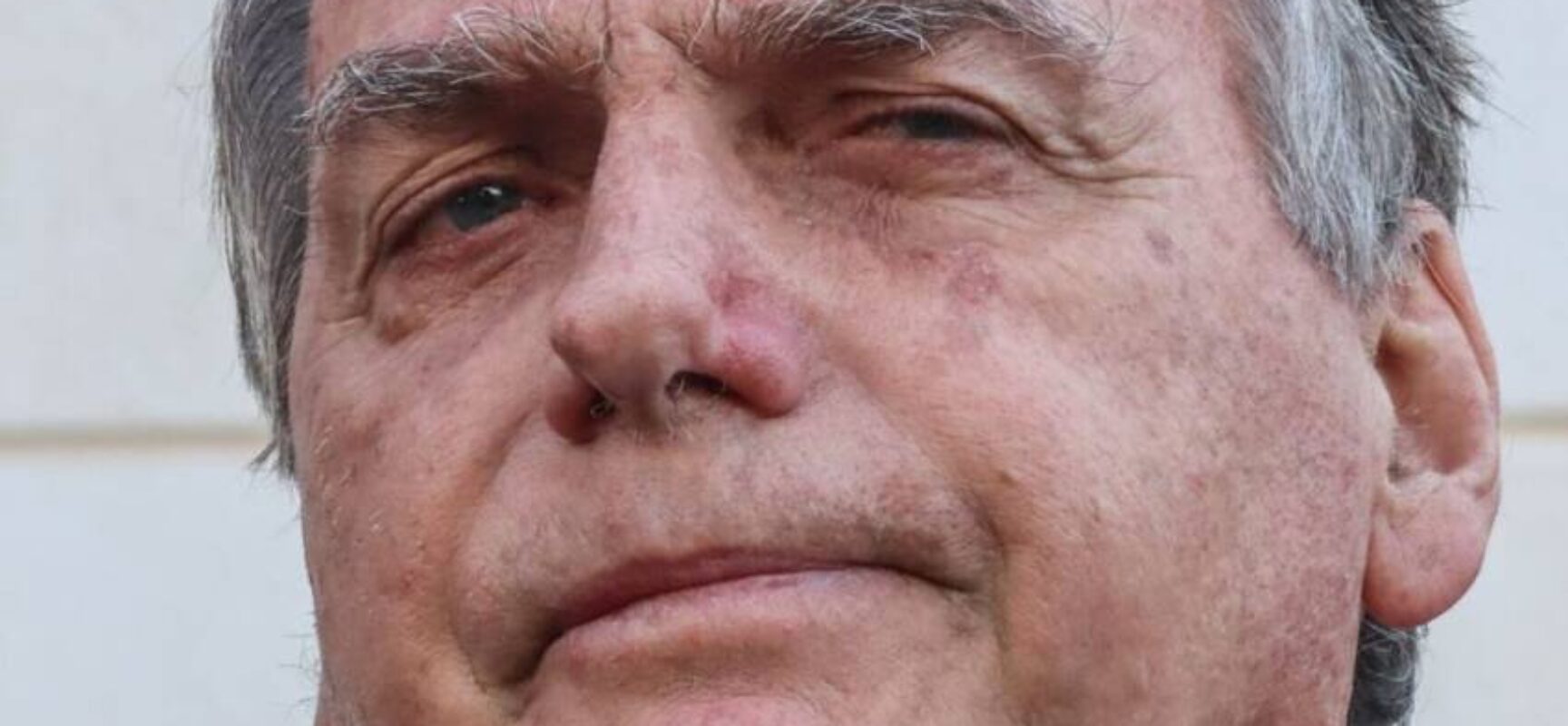 PF diz que Bolsonaro e Carlos integravam organização criminosa na Abin