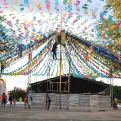 Cidades baianas em emergência por seca investem milhões em festas de São João