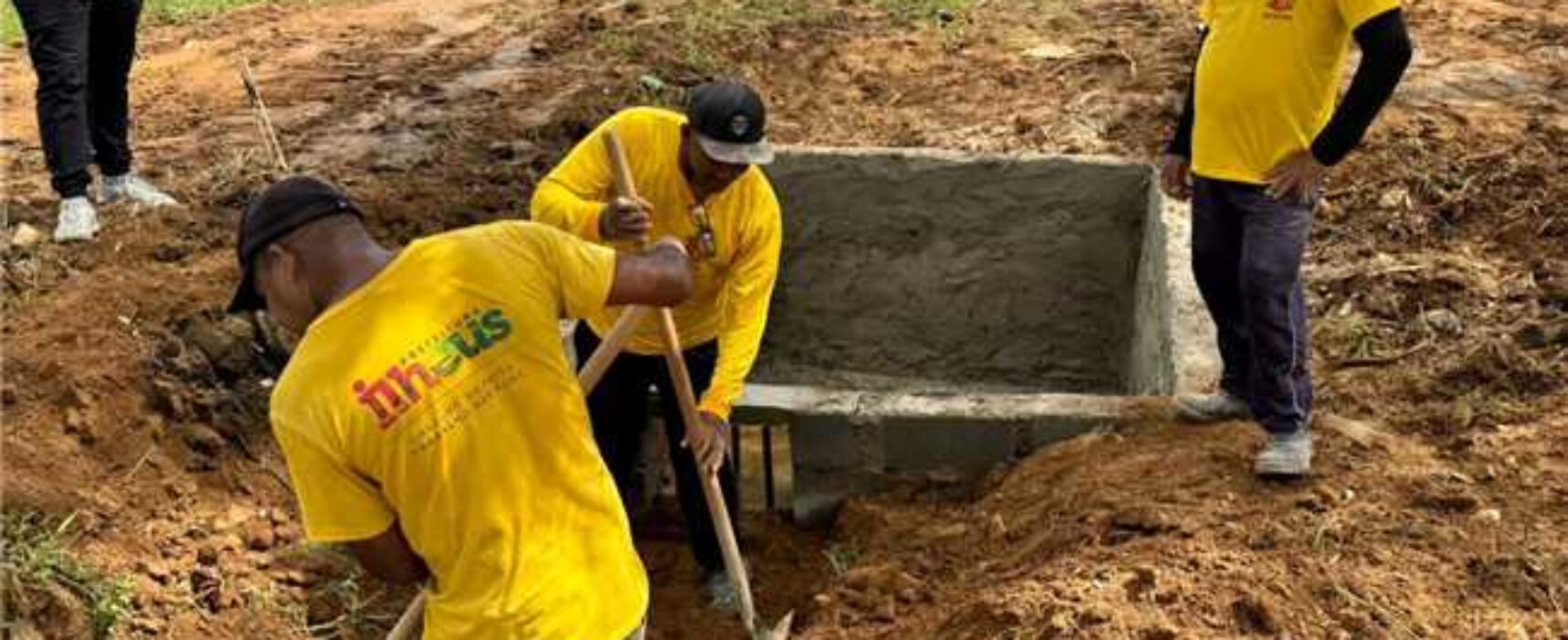 Prefeitura de Ilhéus realiza obra de drenagem no Loteamento Parque das Mangueiras