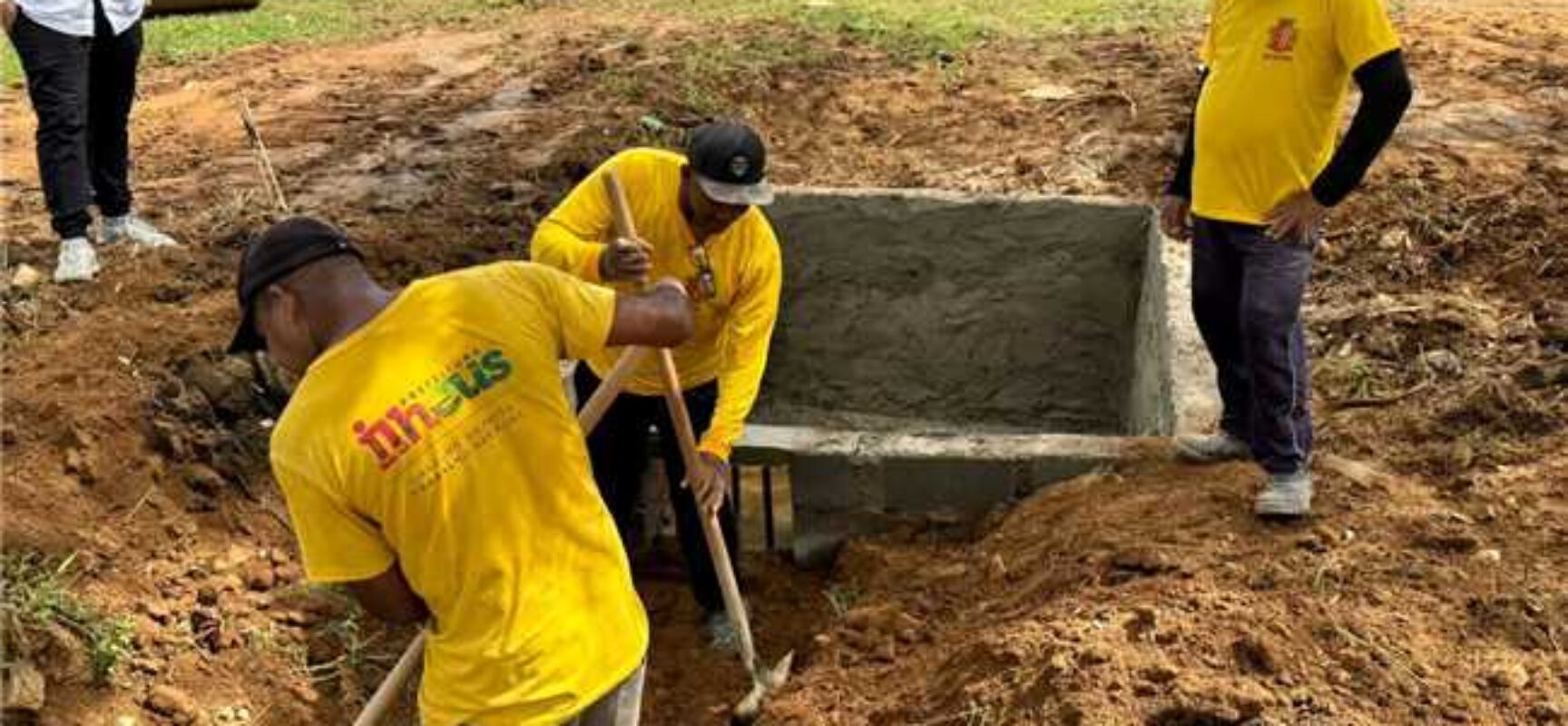 Prefeitura de Ilhéus realiza obra de drenagem no Loteamento Parque das Mangueiras