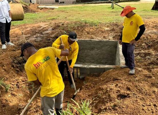 Prefeitura de Ilhéus realiza obra de drenagem no Loteamento Parque das Mangueiras