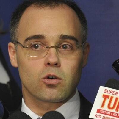 André Mendonça assume relatoria de ação que tenta paralisar processo sobre plano de golpe