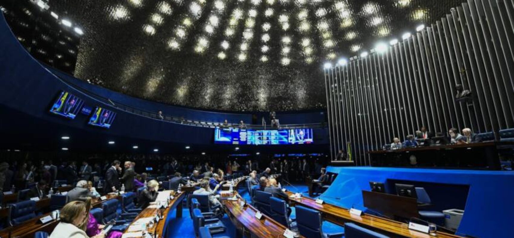 Encarregado de negócios dos EUA abre diálogo com parlamentares e combina encontro com Motta e Alcolumbre
