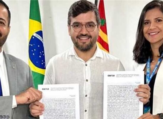 Prefeito Valderico Junior assina aditivo para construção de 464 unidades do Minha Casa Minha Vida