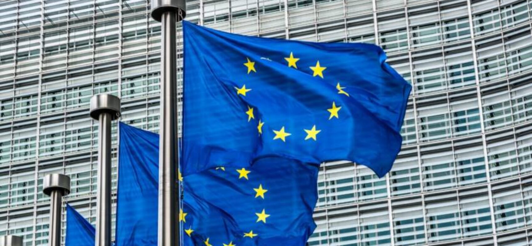 Chefe da UE viaja à Escócia para negociar acordo comercial com Trump