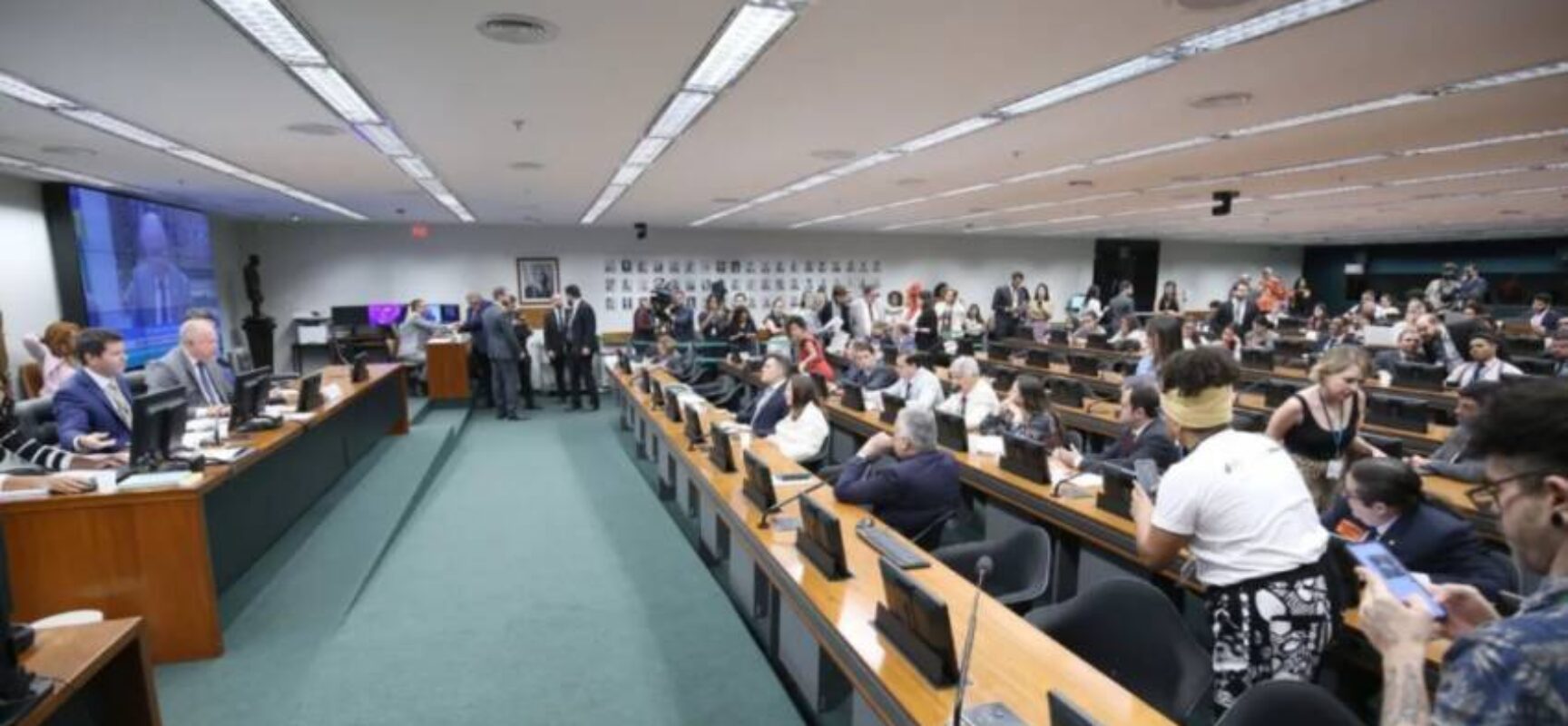 CCJ da Câmara aprova PEC da Segurança Pública com mudanças no texto original