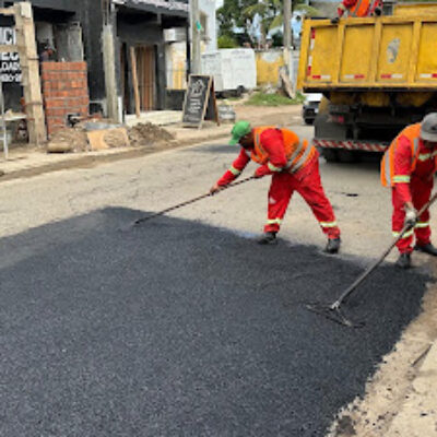 Prefeitura de Ilhéus intensifica operação tapa-buracos em diversos bairros da cidade