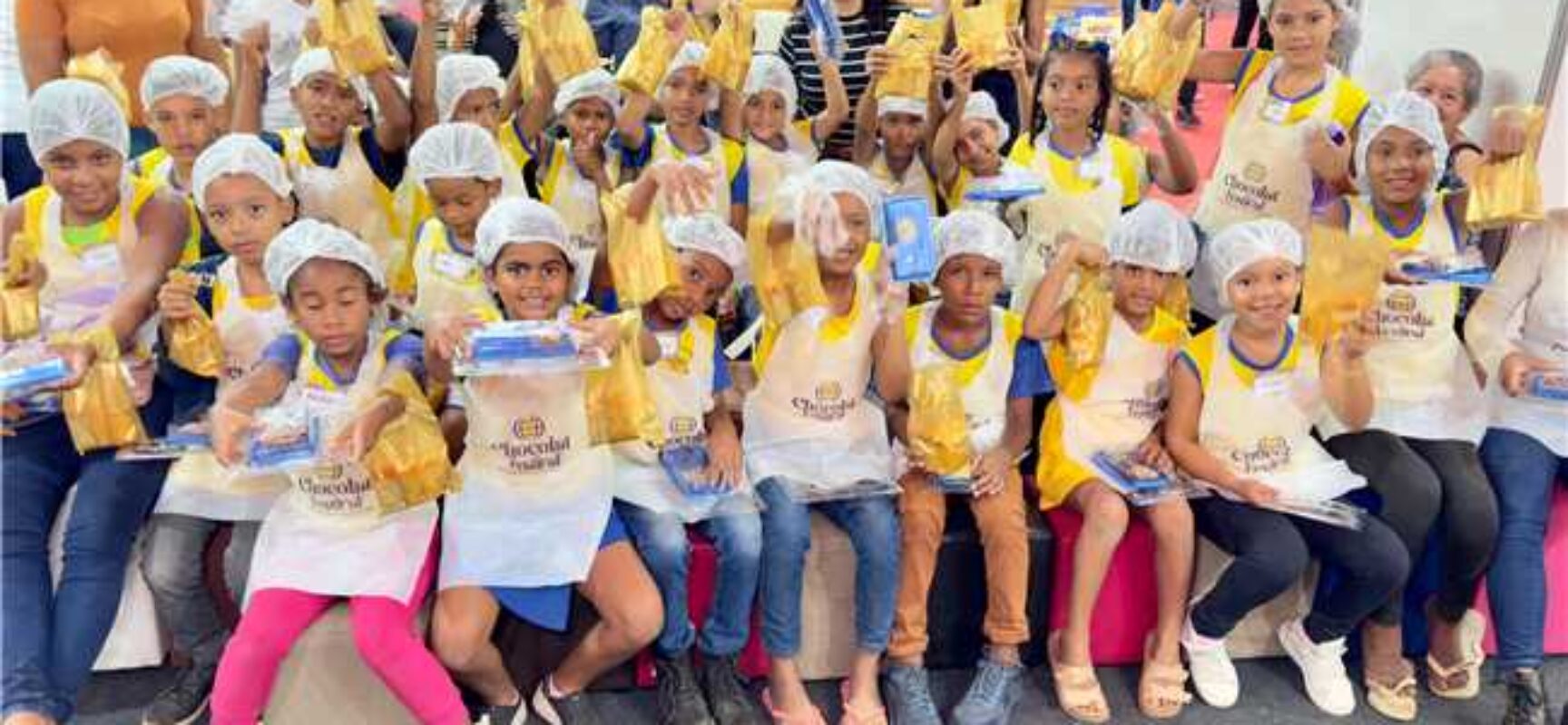 Alunos de Areia Branca participam pela primeira vez da Cozinha Kids no Festival do Chocolate