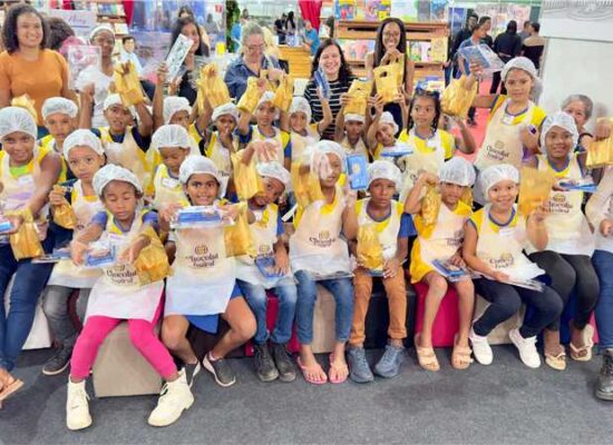 Alunos de Areia Branca participam pela primeira vez da Cozinha Kids no Festival do Chocolate