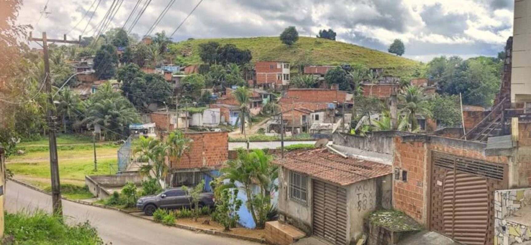 Prefeitura cadastra imóveis para a emissão de escrituras do Programa de Regularização Fundiária Meu Lugar no Nova Califórnia