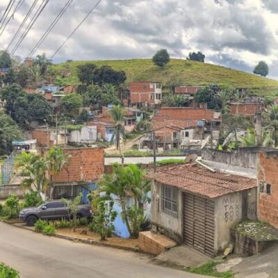Prefeitura cadastra imóveis para a emissão de escrituras do Programa de Regularização Fundiária Meu Lugar no Nova Califórnia