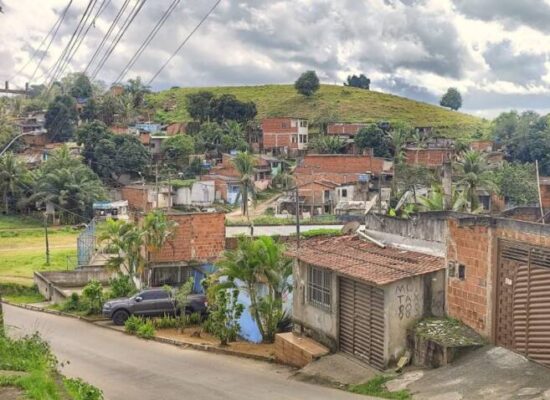 Prefeitura cadastra imóveis para a emissão de escrituras do Programa de Regularização Fundiária Meu Lugar no Nova Califórnia