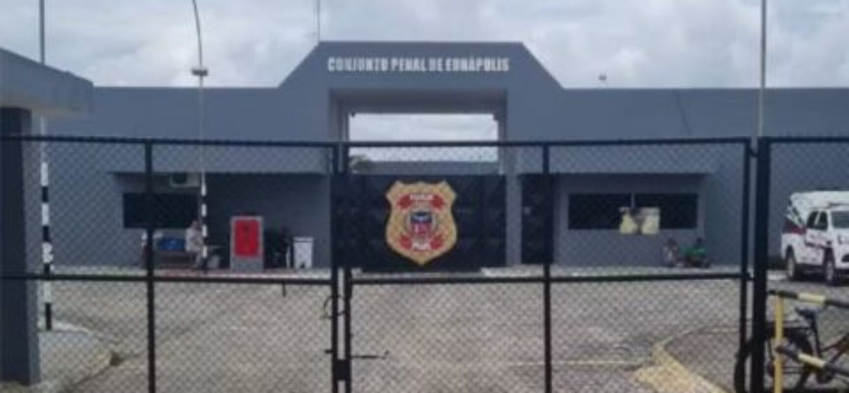 Ex-diretora de presídio é acusada de facilitar fuga e manter relação com detento