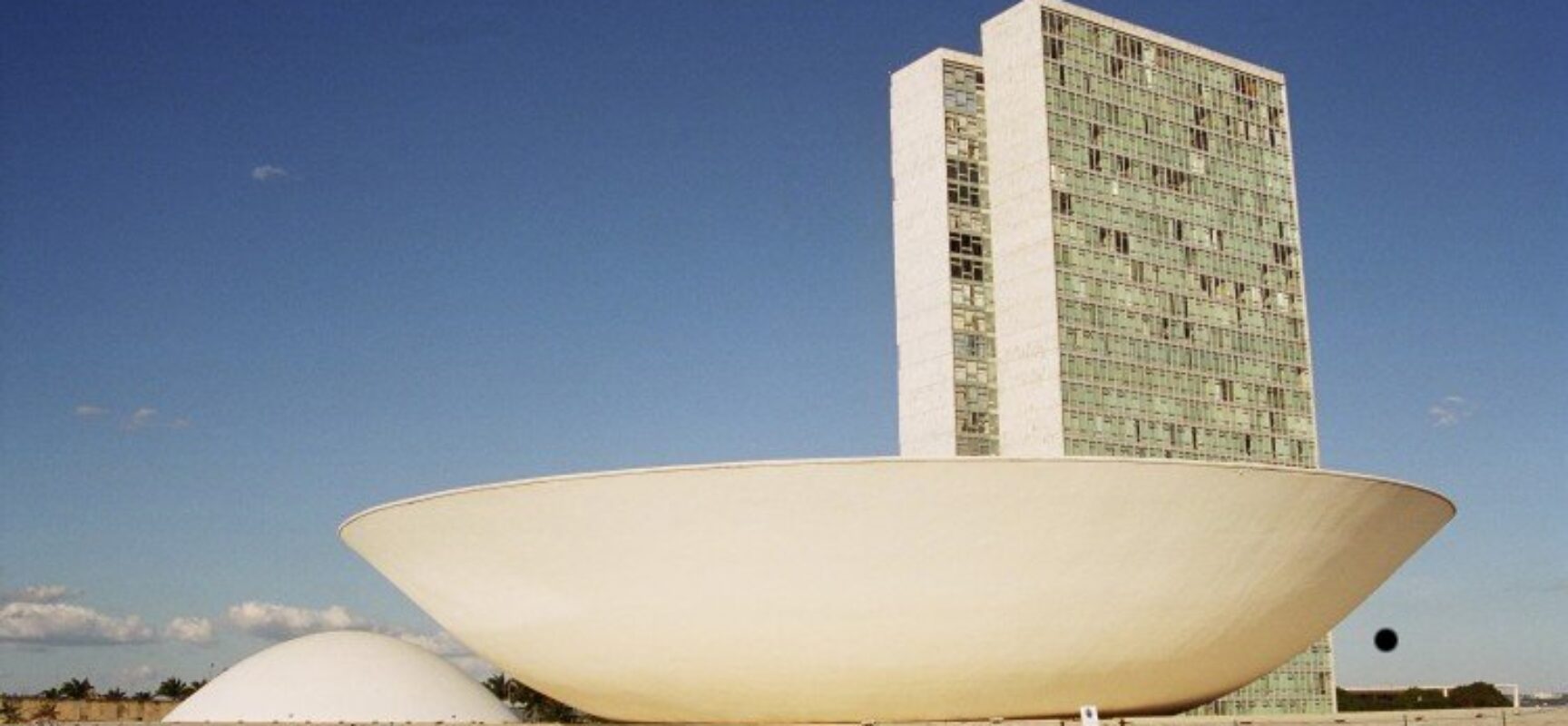 Câmara vota urgência de projeto que reduz benefícios fiscais federais
