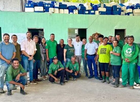 Prefeito Valderico Junior visita a Coolimpa e reforça compromisso com o trabalho socioambiental