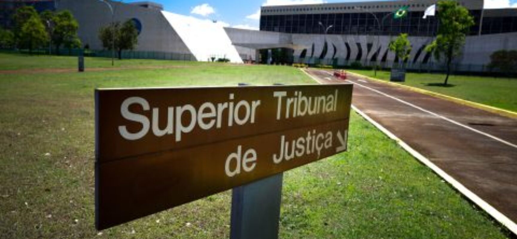 Supersalários no Judiciário crescem 49,3% em 2024, mostra estudo