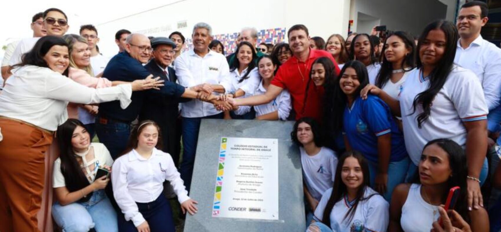 Governo do Estado entrega obras e fortalece educação, segurança e infraestrutura hídrica, urbana e rural de Anagé