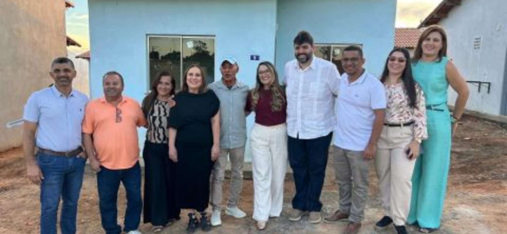 Governo do Estado entrega casas populares e espaços esportivos em Ibirapuã