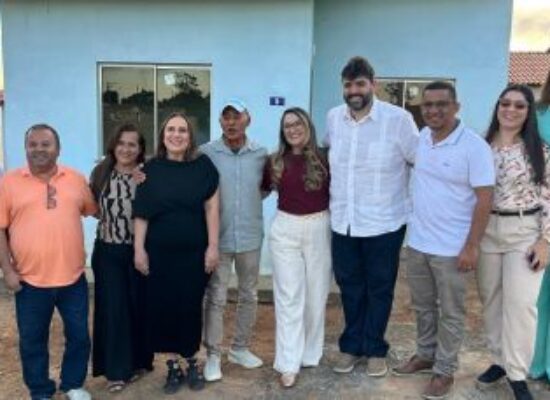 Governo do Estado entrega casas populares e espaços esportivos em Ibirapuã