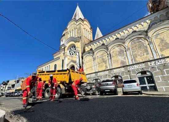 Prefeitura de Ilhéus intensifica Operação Tapa-Buracos em diversos pontos do município