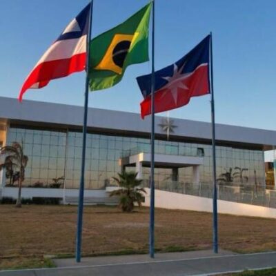 Prefeitura de LEM paga R$ 10 milhões a empresa de Goiás para fornecer unidade móvel de saúde e vira alvo do MP e TCM