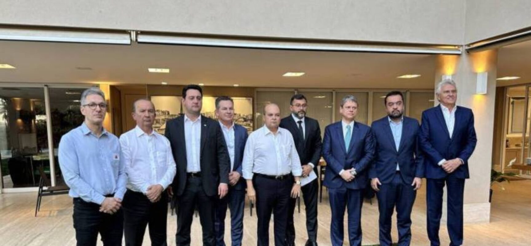 Governadores de direita articulam união para alinhar críticas ao STF