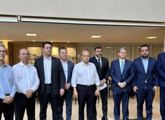 Governadores de direita articulam união para alinhar críticas ao STF