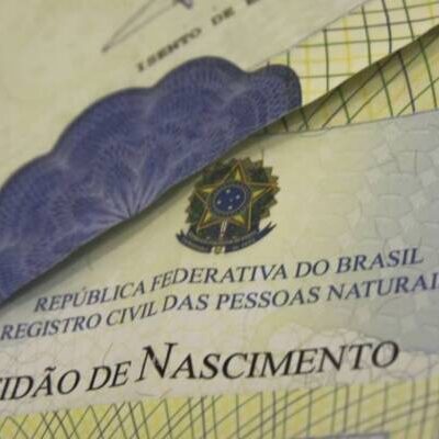 Quase 50 mil brasileiros lutam na Justiça para ter o pai na certidão