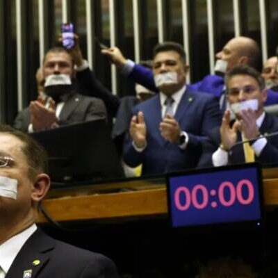 Câmara aprova urgência de projeto que pune deputados por obstrução das atividades legislativas