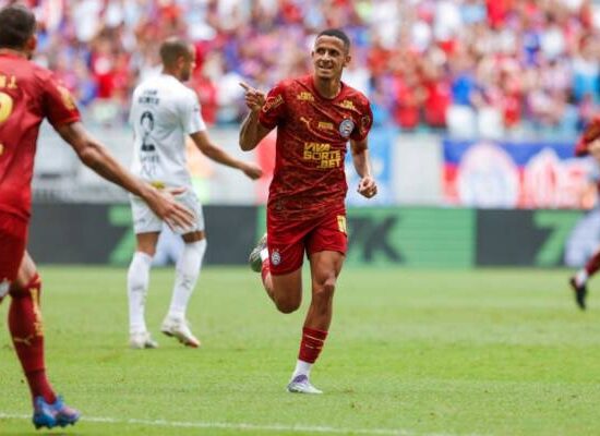 Bahia vence o Santos na Fonte Nova pelo Campeonato Brasileiro