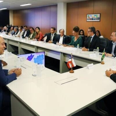 Governador Jerônimo Rodrigues recebe prefeito de Itaparica e atualiza projeto da ponte Salvador-Itaparica