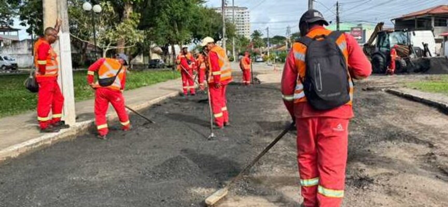 Prefeitura realiza pavimentação asfáltica na Avenida José Luiz da Fonseca, no Savoia