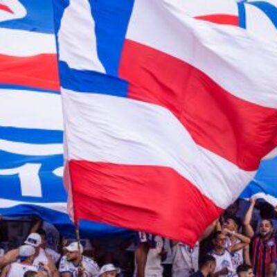 Torcida do Bahia faz festa após vaga na final da Copa do Nordeste