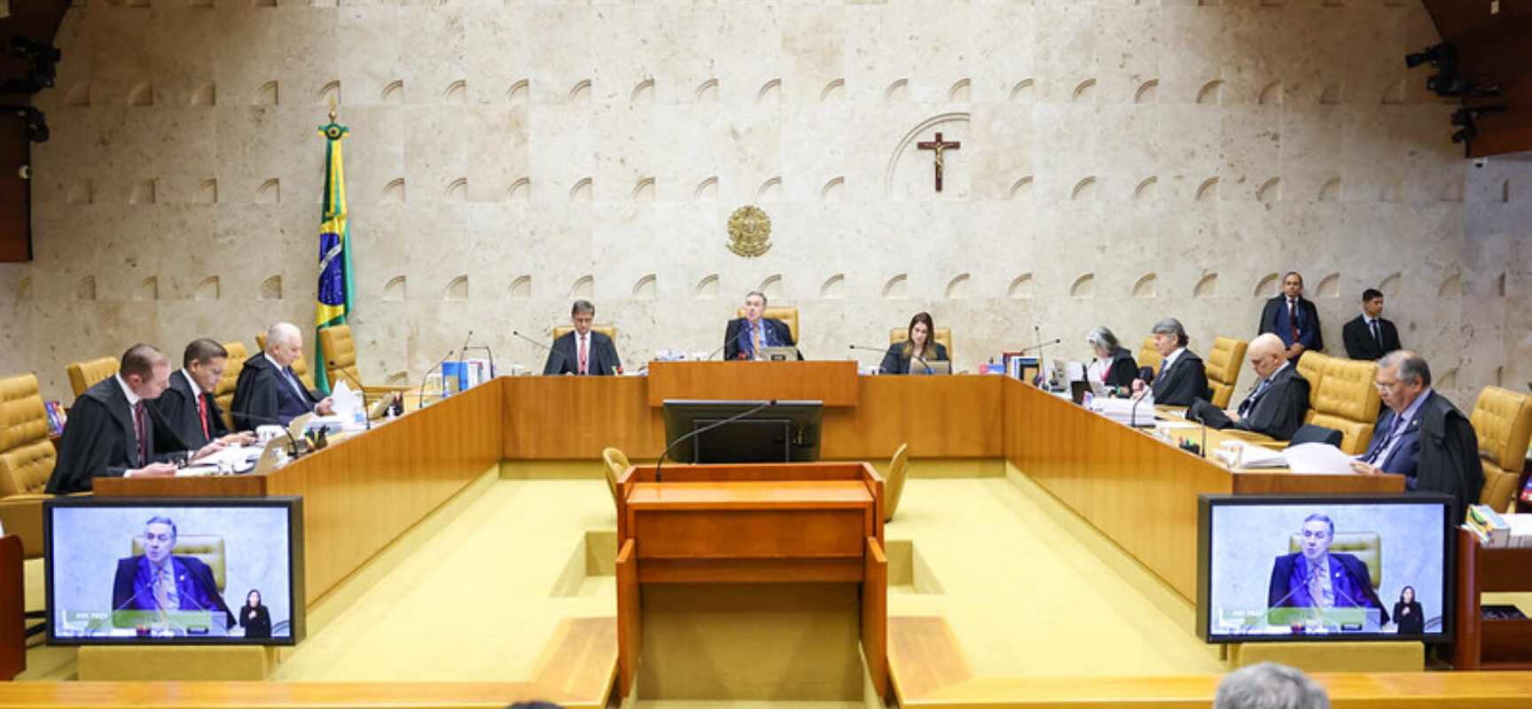 STF valida lei que permite federações partidárias