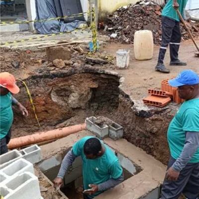 Prefeitura de Ilhéus executa obra de drenagem na Rua Campo Verde, no Teotônio Vilela