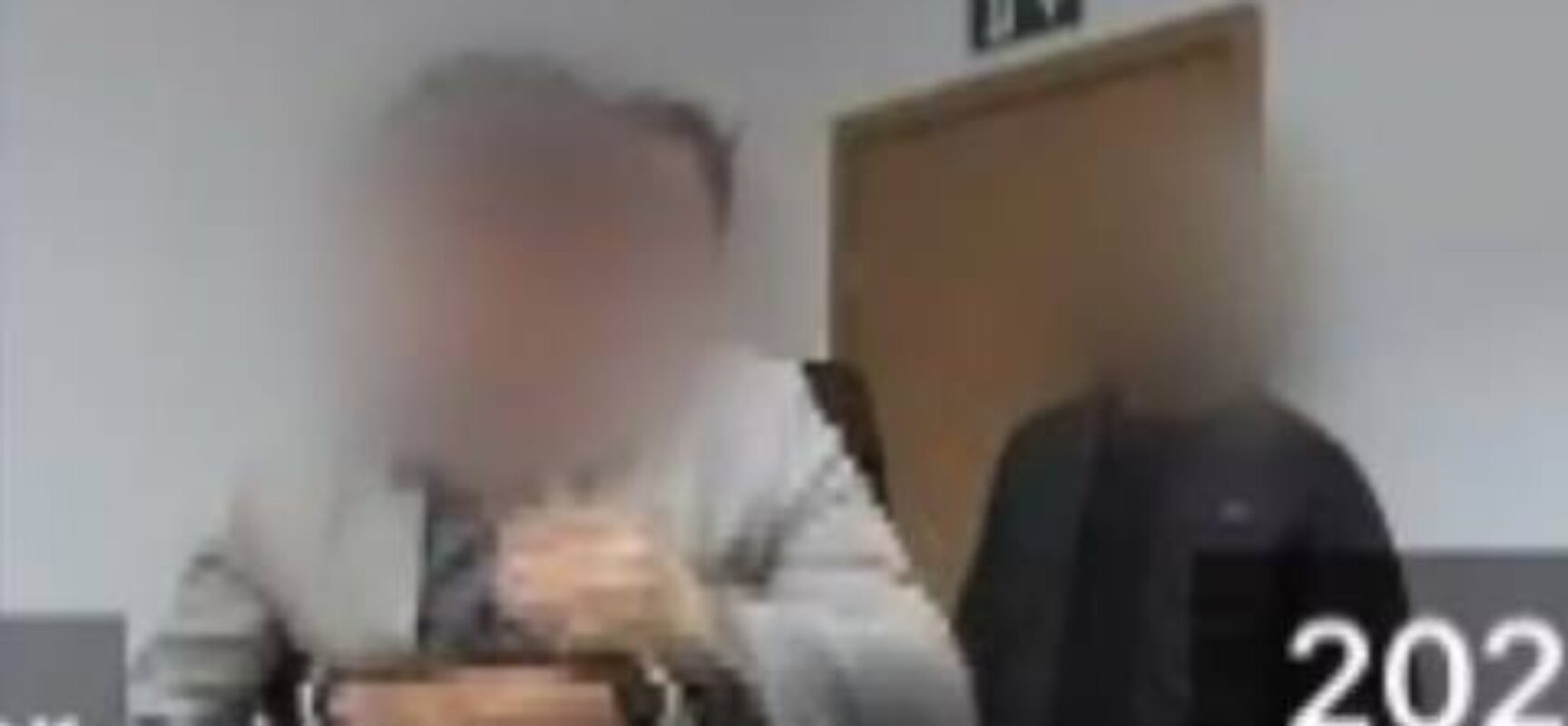 Juiz aplica manobra de Heimlich e salva advogado de engasgo durante audiência