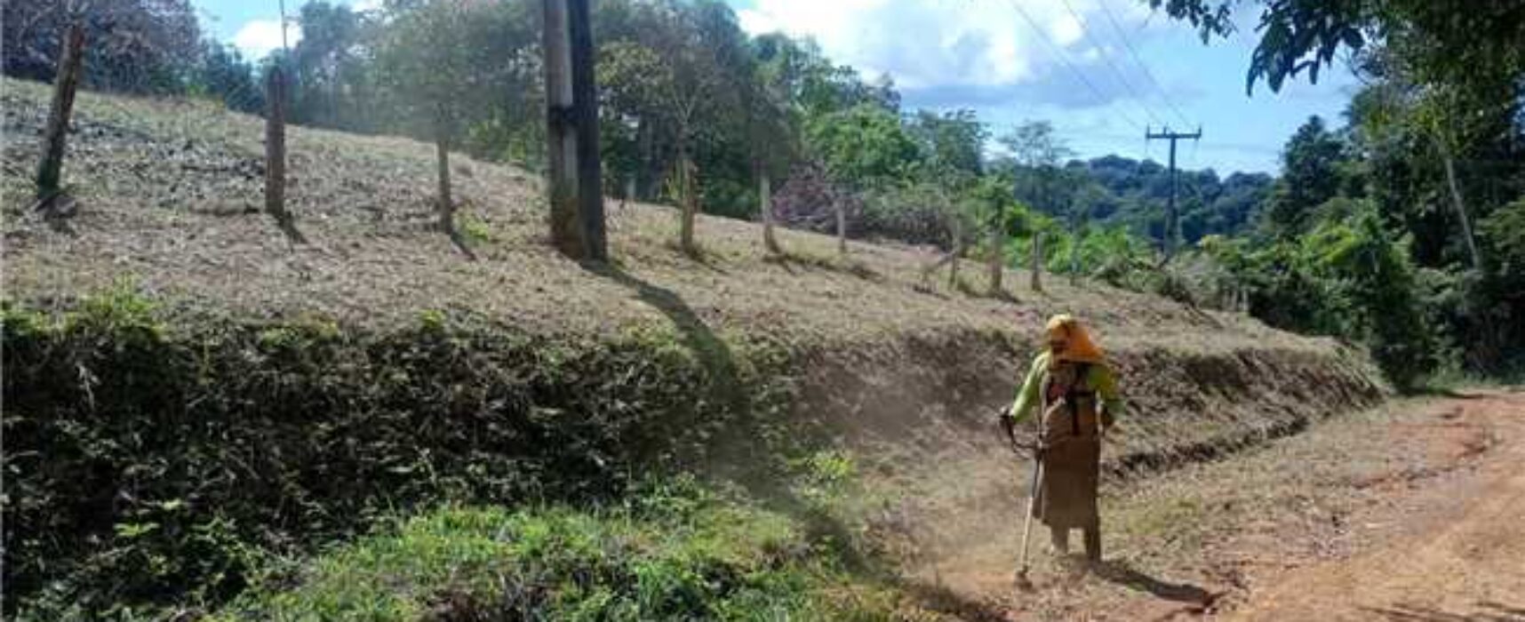 Prefeitura de Ilhéus intensifica manutenção nos cemitérios do Japu e da Vila do Cerrado