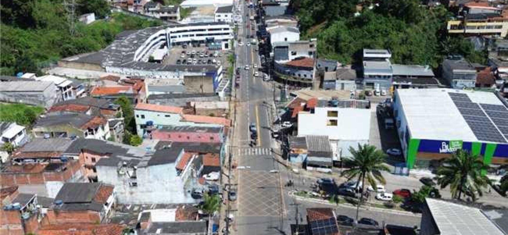 Prefeitura de Ilhéus conclui duplicação de faixa na Avenida Itabuna