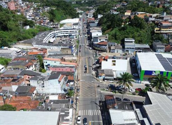 Prefeitura de Ilhéus conclui duplicação de faixa na Avenida Itabuna