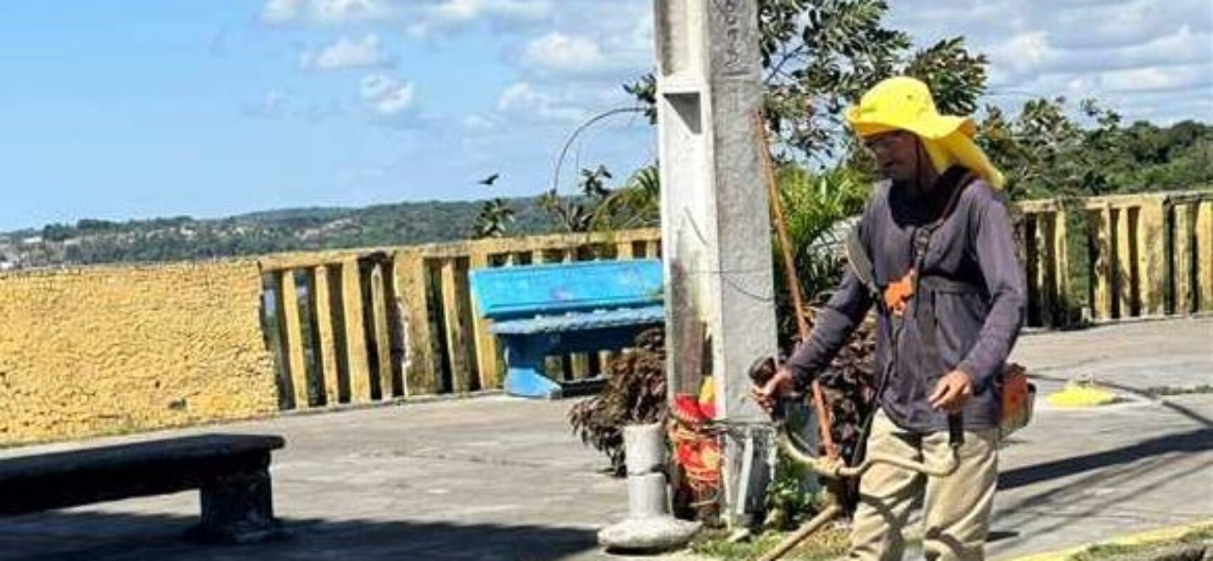 Prefeitura de Ilhéus intensifica serviços de limpeza em diferentes bairros